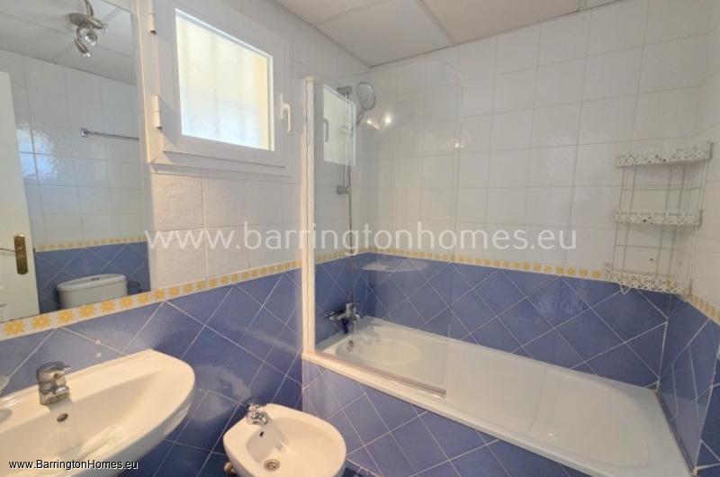 4 Bedroom Townhouse, Duquesa Golf Villas, Duquesa. 
