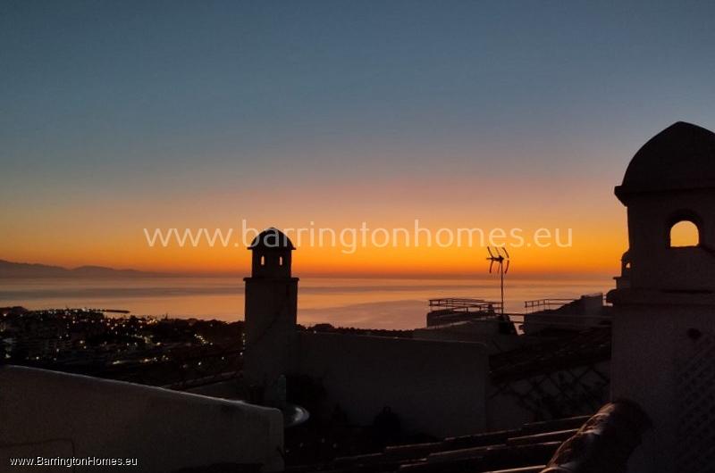 2 Bedroom Duplex Penthouse, Las Colinas, Duquesa. 